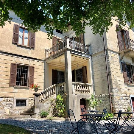 Villa Il Maiale Bianco Bed & Breakfast Сан-Феделе-Интельви Экстерьер фото