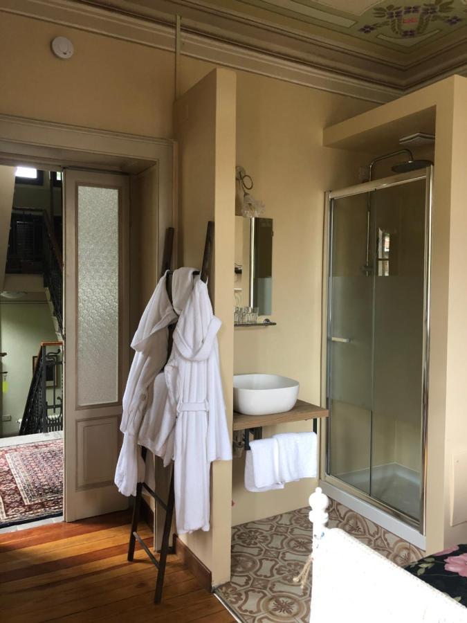 Villa Il Maiale Bianco Bed & Breakfast Сан-Феделе-Интельви Экстерьер фото