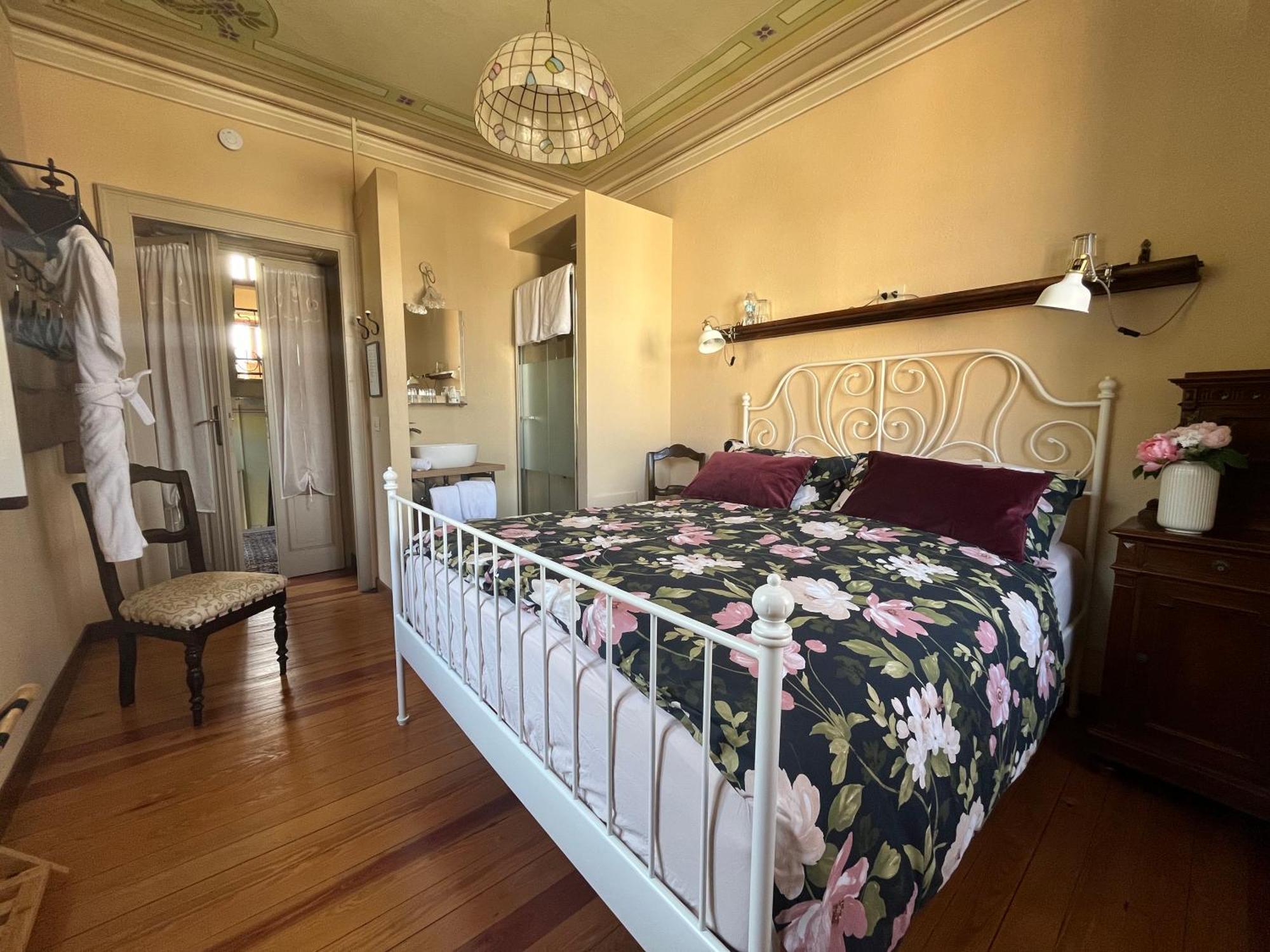 Villa Il Maiale Bianco Bed & Breakfast Сан-Феделе-Интельви Экстерьер фото